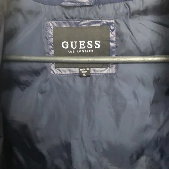 ✅ BRAND NEW Guess puffer jacket!!! ✅ - Picture 4 of 12